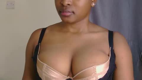 Snapshot of sweet_miah12 chatting on 02.25.26 Queen debby online show from 02.25.26