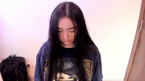 Mia Johns online show from 04.26.26