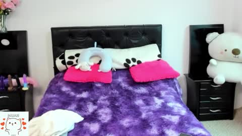 Nhaomy online show from 10.20.25