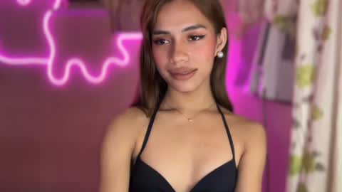 Snapshot of sweet_nikki03 chatting on 09.26.25 sweet_nikki03 online show from 09.26.25