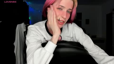 kira online show from 04.10.26