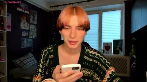 Snapshot of sweet_peach__ chatting on 05.30.26 kira online show from 05.30.26