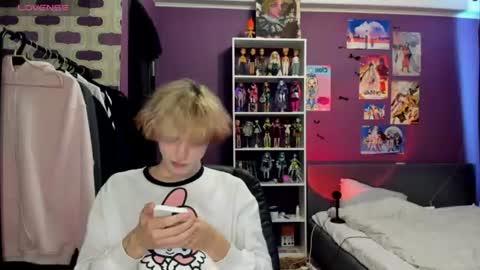 Snapshot of sweet_peach__ chatting on 07.10.26 kira online show from 07.10.26