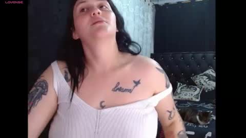 Snapshot of sweet_poison_666 chatting on 06.10.26 sweet_poison_666 online show from 06.10.26