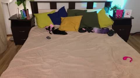 Snapshot of sweet_possum chatting on 09.14.25 Tasya online show from 09.14.25