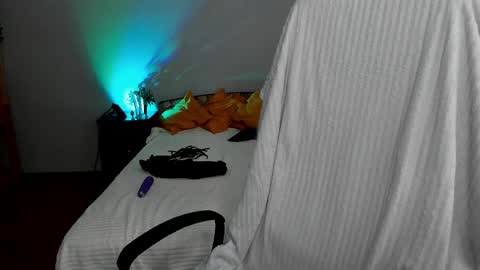 Snapshot of sweet_possum chatting on 09.19.25 Tasya online show from 09.19.25