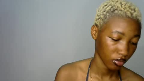 Snapshot of sweet_pussy04 chatting on 06.18.26 sweet girl online show from 06.18.26