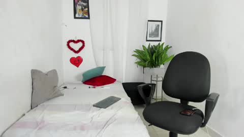 Snapshot of sweet_rose72 chatting on 05.16.26 sweet_rose72 online show from 05.16.26