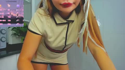 Snapshot of sweet_sabriina chatting on 06.12.26 Sabina online show from 06.12.26