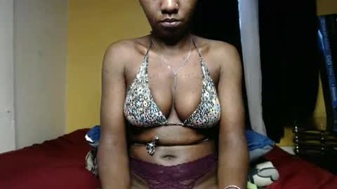 ellanah Tracie online show from 03.10.25