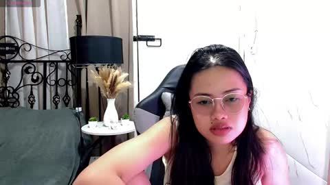 Leah online show from 11.11.25