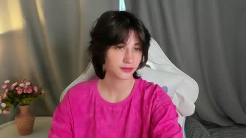 Snapshot of sweet_vanillopa chatting on 06.19.26 Carolina Lu online show from 06.19.26