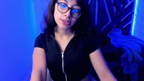 Snapshot of sweet_venus4 chatting on 01.05.25 sweet_venus4 online show from 01.05.25