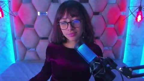 Snapshot of sweet_venus4 chatting on 02.20.25 sweet_venus4 online show from 02.20.25