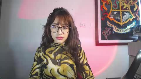 Snapshot of sweet_venus4 chatting on 09.30.25 sweet_venus4 online show from 09.30.25