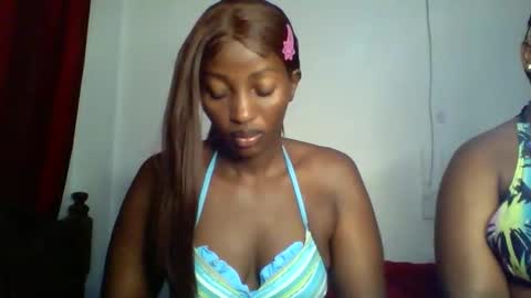 Snapshot of sweet_zuri3 chatting on 11.03.25 zuri online show from 11.03.25