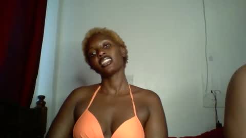 Snapshot of sweet_zuri3 chatting on 11.06.25 zuri online show from 11.06.25