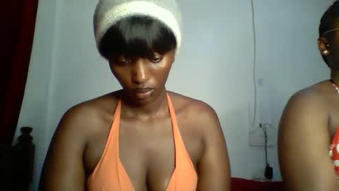 Snapshot of sweet_zuri3 chatting on 11.13.25 zuri online show from 11.13.25