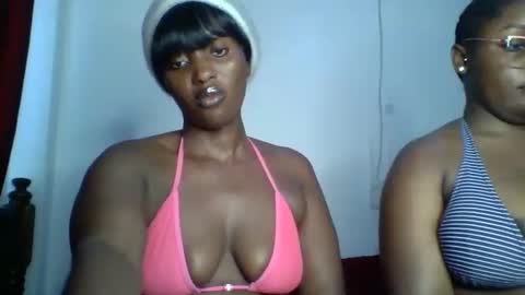 Snapshot of sweet_zuri3 chatting on 11.14.25 zuri online show from 11.14.25