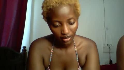 Snapshot of sweet_zuri3 chatting on 11.15.25 zuri online show from 11.15.25