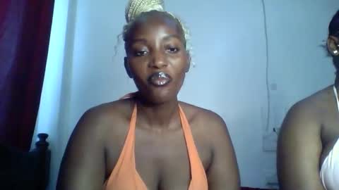 Snapshot of sweet_zuri3 chatting on 11.20.25 zuri online show from 11.20.25