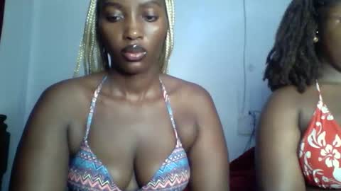 Snapshot of sweet_zuri3 chatting on 11.26.25 zuri online show from 11.26.25