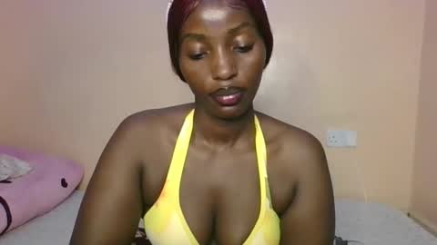 Snapshot of sweet_zuri3 chatting on 12.22.25 zuri online show from 12.22.25