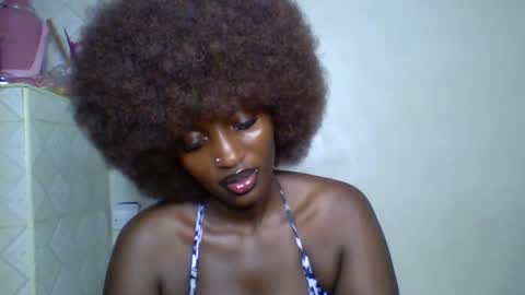 Snapshot of sweet_zuri3 chatting on 02.18.26 zuri online show from 02.18.26