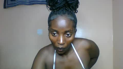 Snapshot of sweet_zuri3 chatting on 06.30.26 zuri online show from 06.30.26