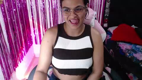 Snapshot of sweetalmaa chatting on 06.18.26 Alma online show from 06.18.26