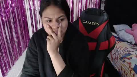 Snapshot of sweetalmaa chatting on 06.26.26 Alma online show from 06.26.26