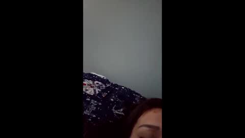 Snapshot of sweetbabe4u27 chatting on 10.10.25 sweetbabe4u27 online show from 10.10.25