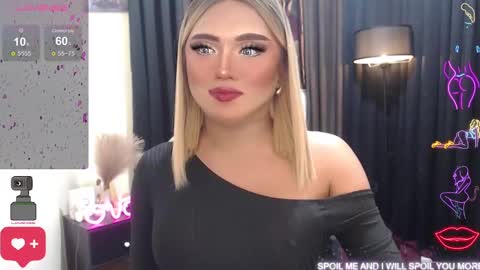 Snapshot of sweetbella118 chatting on 02.02.25 bella online show from 02.02.25