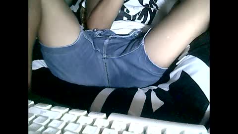 Snapshot of sweetbella24 chatting on 03.07.25 im anne online show from 03.07.25