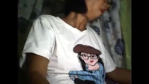 Snapshot of sweetbella24 chatting on 10.24.25 im anne online show from 10.24.25