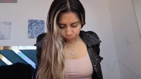 Snapshot of sweetblueberry_ chatting on 10.07.25 Cinthia online show from 10.07.25