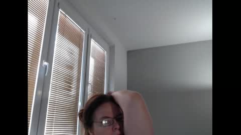 Snapshot of sweetboobs85h chatting on 03.27.26 Sweetboobs85h online show from 03.27.26