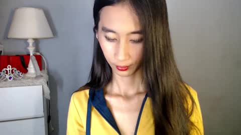 Snapshot of sweetcharise18 chatting on 12.25.24 Cha cha online show from 12.25.24