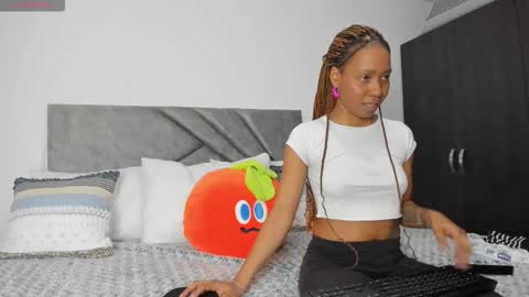 Tell me Salome  online show from 10.29.25