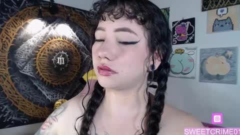       Independent model online show from 09.16.25