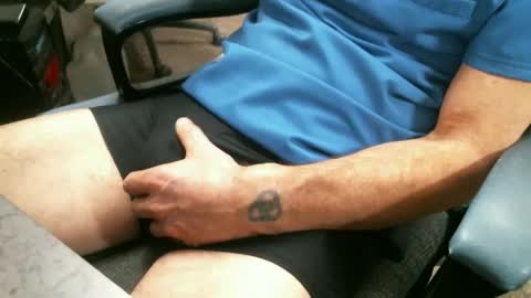 Snapshot of sweetdong chatting on 02.19.25 Stick around its a grower online show from 02.19.25