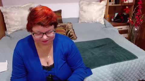 Snapshot of sweetestmilf4you chatting on 01.07.25 sweetestmilf4you online show from 01.07.25