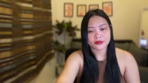 Snapshot of sweetestsmile_ chatting on 11.28.25 Khaye online show from 11.28.25