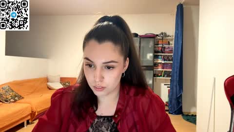 Snapshot of sweetfenomen67 chatting on 05.18.26 Joanna online show from 05.18.26