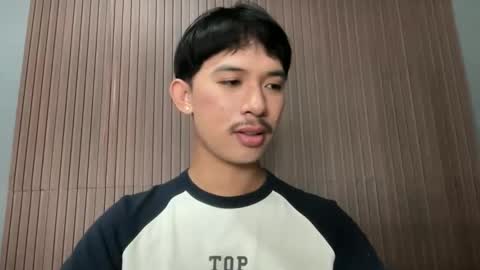 Snapshot of sweetguy102103 chatting on 03.10.26 khrayan online show from 03.10.26