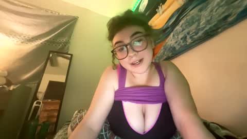 Snapshot of sweetheatannie chatting on 12.15.24 sweetheatannie online show from 12.15.24