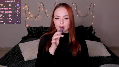 Snapshot of sweetie_candy_ chatting on 12.21.24 Hannah online show from 12.21.24