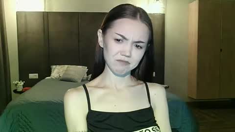 sweetieee_kira online show from 09.10.25