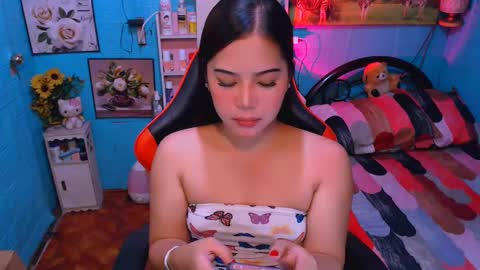 Nicole online show from 02.19.25