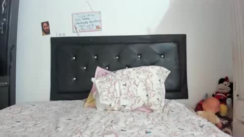 Snapshot of sweetlatinakim chatting on 12.18.24 Camilo online show from 12.18.24